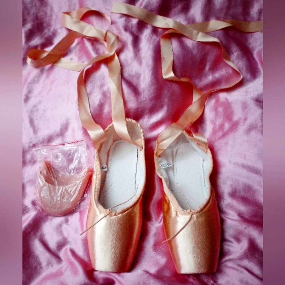 New Ballet Pointe Shoes